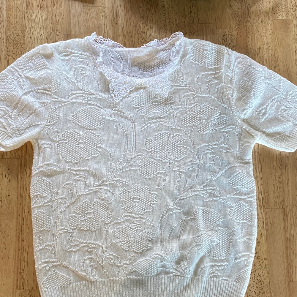 White Textured Short Sleeve Sweater with Lace Peter Pan Collar